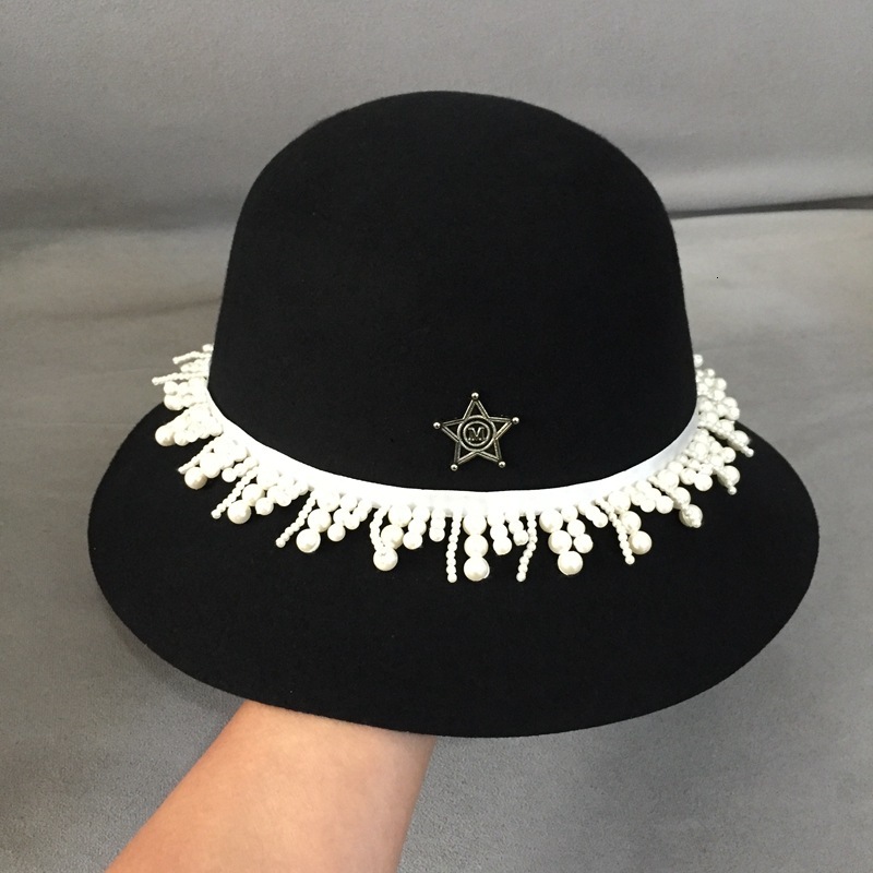 

2021 New Fashion Women Black Wool Felt Fedora Elegant Pearls Band Church Party Bowler Ladies Cloche Bucket Winter Hat 84cx