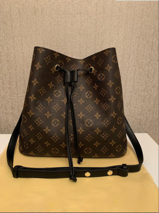 

2021 luxury Famous Designer Women Fashion handbags Shoulder Bags Cross Body Clutch Bag Bucket Plain Leather String Interior Zipper Pocket Ca