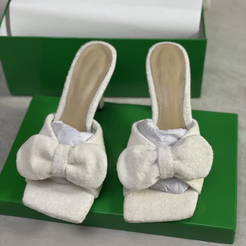 

Designer Dress Shoes Evening Satin Bow 9cm Suede Solid Heeled Sandals Summer White Green Light Purple Fine High Heeled sexy woman Shoe size 35-42 with Box NO339, Sock