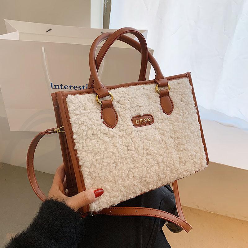 

Evening Bags CGCBAG Handbag Women 2022 Fashion Lamb Wool Stitching Winter Shoulder Bag Female Designer Tote Commute Large Capacity
