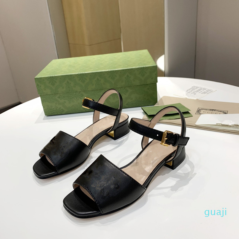 

latest designer women's sandals flat ground comfortable Custom Metal Logo Button luxurious and elegant 35-43 1449, Pink