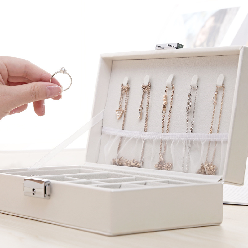 

PU Leather Jewelry Box with Lock Women Storage Organizers Holder Multi-Grid Rings Ear Studs Necklace Ornament Carrying Case Portable Travel