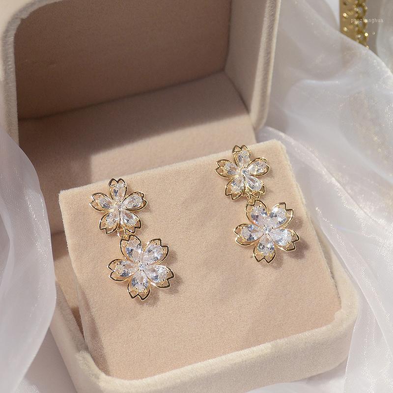 

Romantic 14k Real Gold Super Shine Double Flowers Women Earrings Bling Zirconia CZ Stud Earring Wedding Jewelry Pendant, Golden;silver