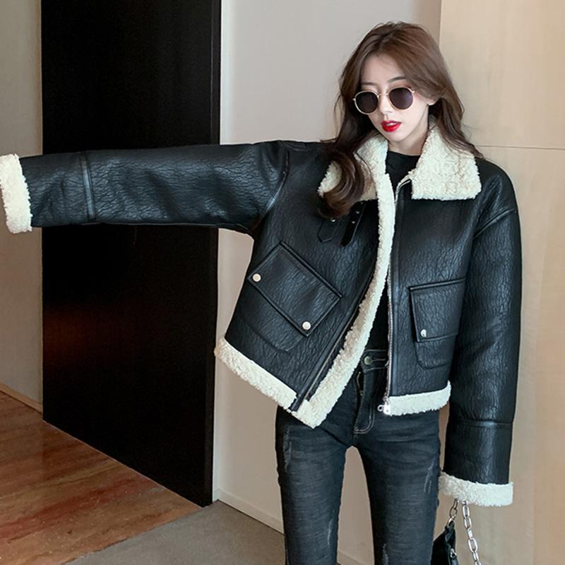 

Women's Leather & Faux Lamb Wool Fur Jacket Women Winter Thicken Warm PU Coats Female Fashion High Street Motorcycle Outwear, Black
