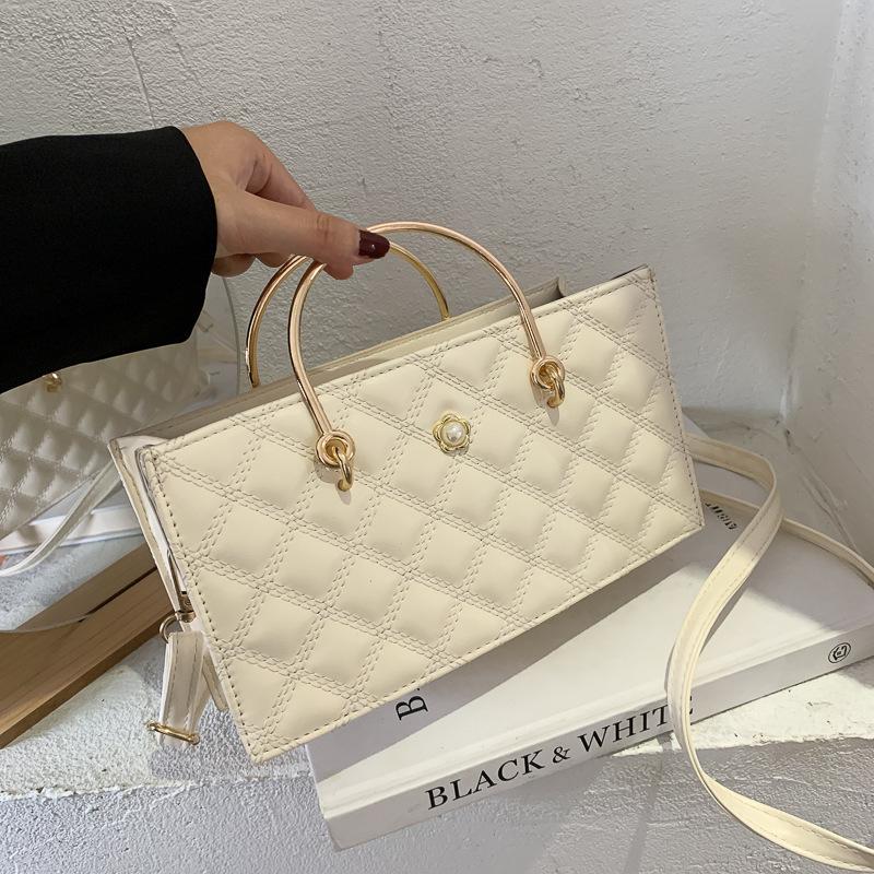 

Fashion Rhombus Lady Shoulder Bag 2021 New Spring Summer Pearl Women's Handbag Luxury Design Crossbody Bags for Woman, Black