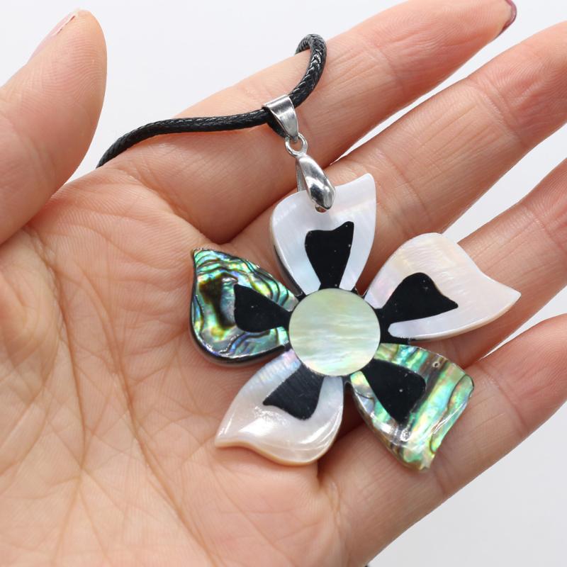 

Pendant Necklaces Natural Flower Shape Colored Shell Necklace Fashion Leather Rope Jewelry DIY Charms For Women Men Gift