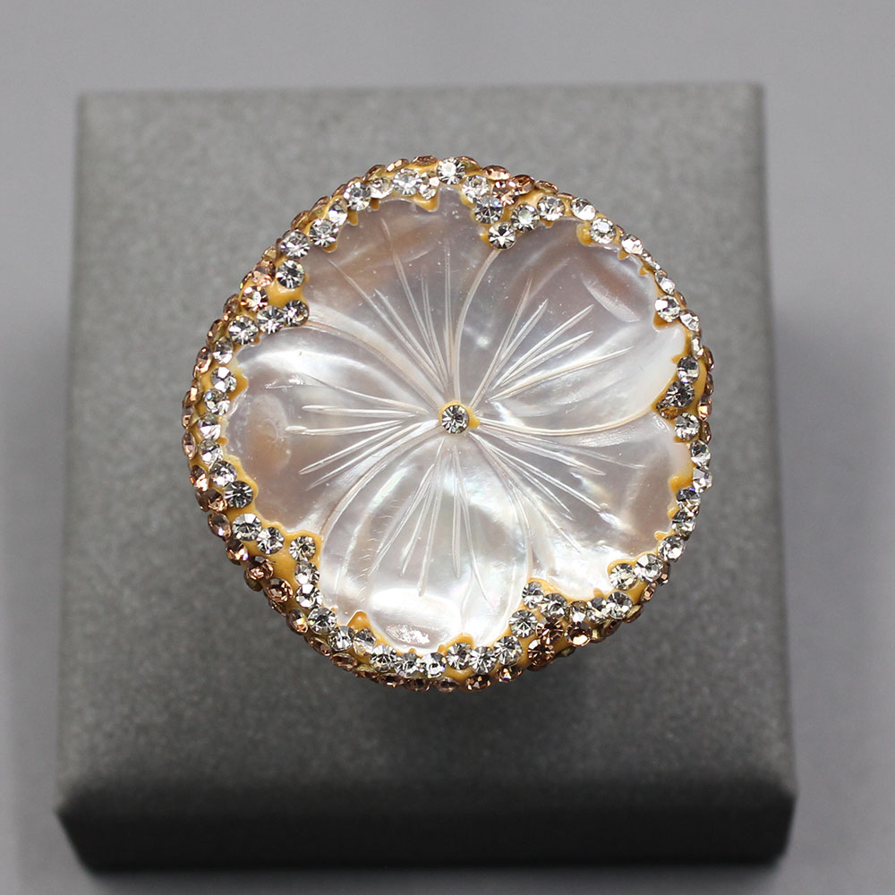 

GuaiGuai Jewelry Natural White Sea Shell Carved Flower Ring Golden CZ Fashion Women Jewelry Adjustable