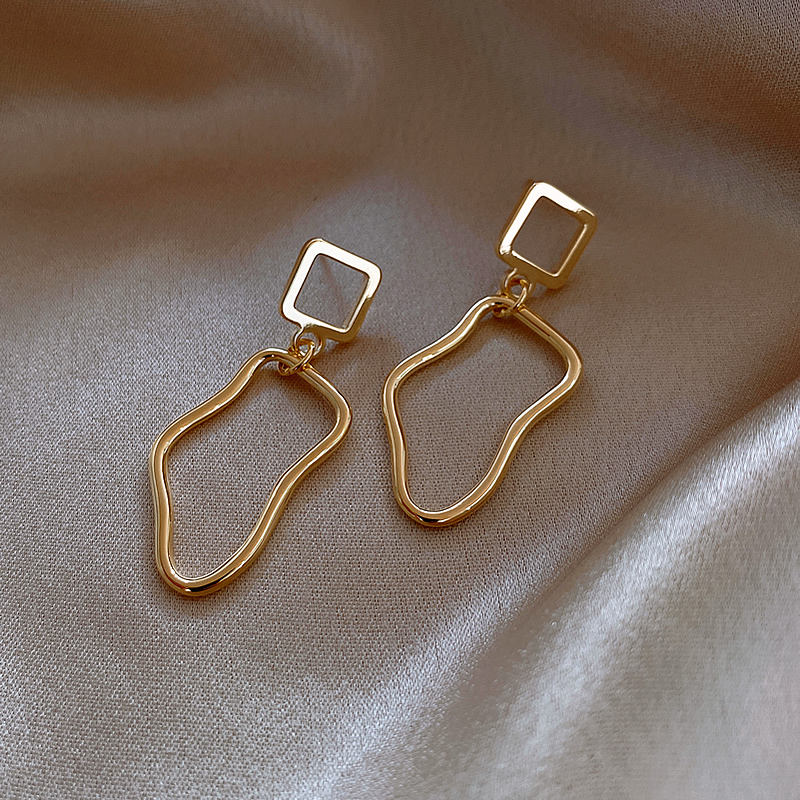 

2022 New Trend Gothic Geometric Hollow Out Metal Dangle Charm Earrings Exaggerated Cold Wind Ear Studs Jewelry Unusual Wedding Party Gifts For Women AFSHOR