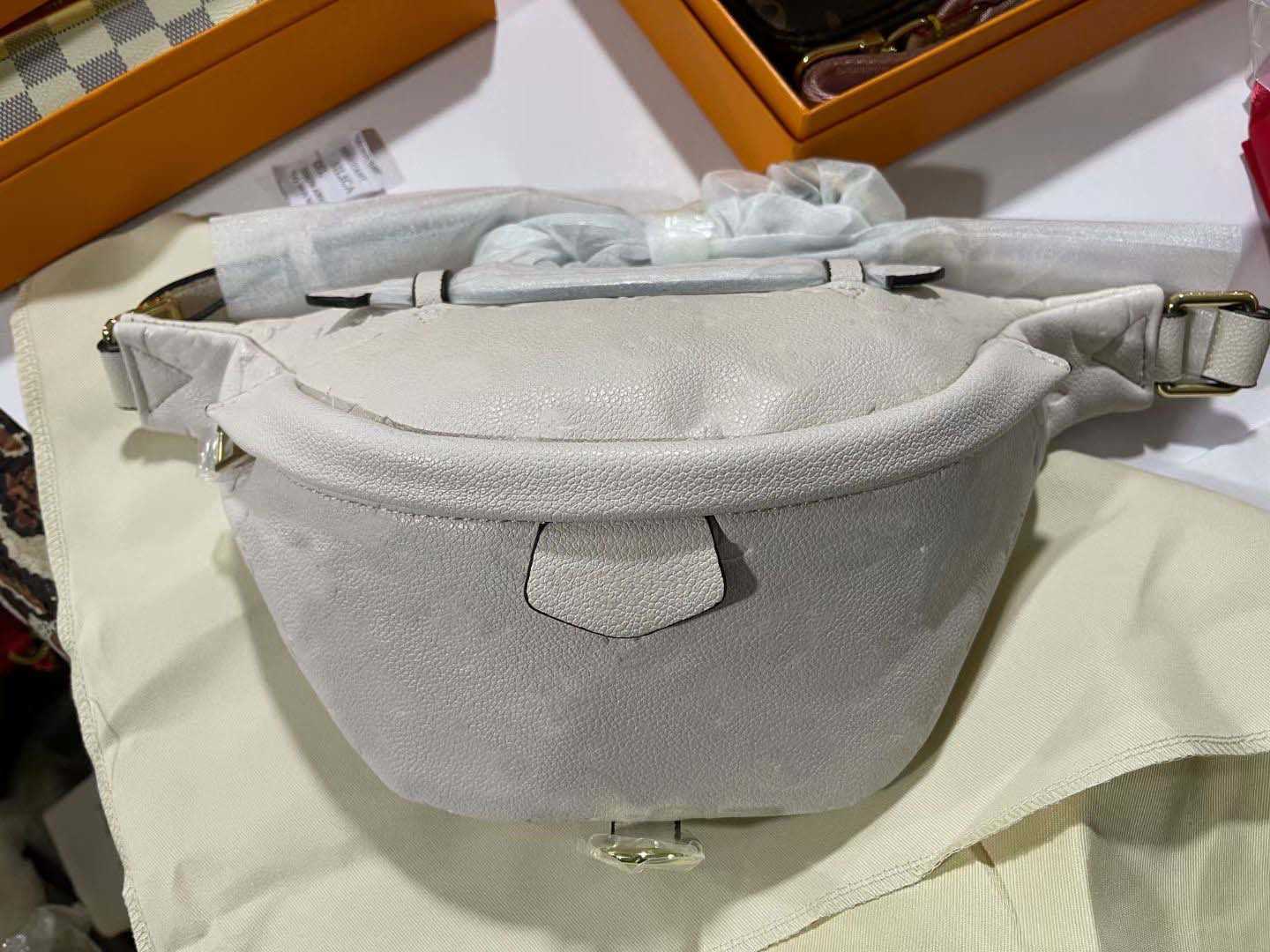 

Bags Bumbag Cross Body Waist Shoulder Bag Temperament Bumbag Cross Fanny Pack Bum Waist Bags embossing Famous 2021 Luxurys designers bags
