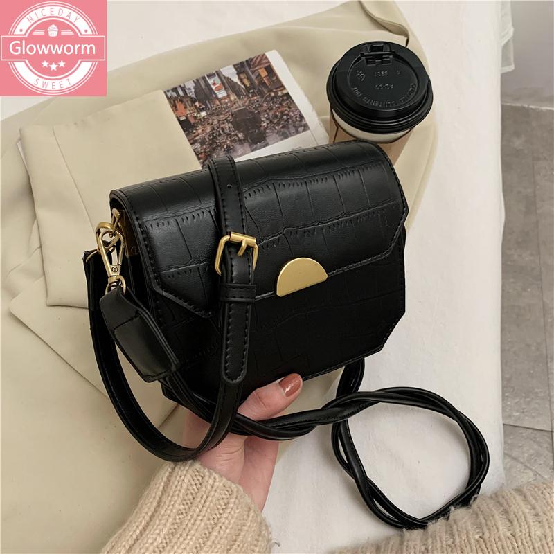 

Fashion small square bag lady messenger bag casual small mobile phone wallet daily handbag solid color retro lady, Black