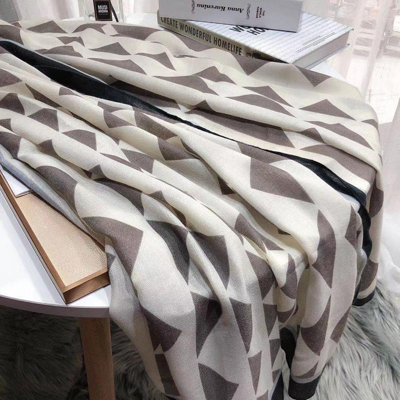 

Scarves 2021 Luxury Brands Winter Warm Shawl Scarf Women Cotton Soft Chiffon Grid Ms Chain Design Muslim Headscarves