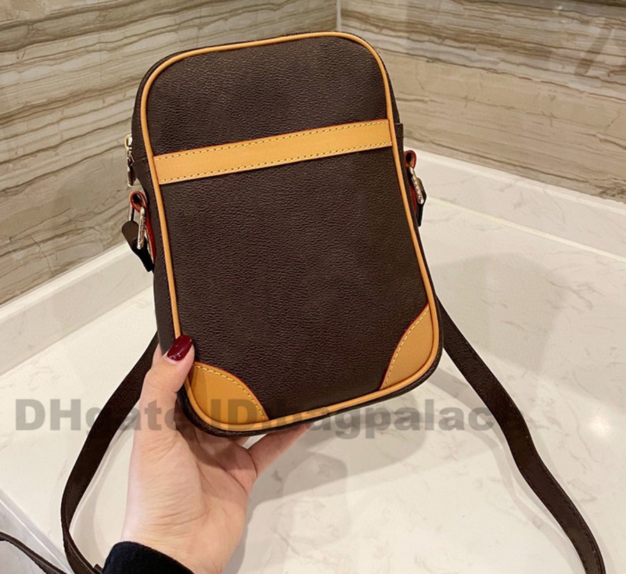 

High Quality Luxurys Designer Bag Men Bags Genuine Leather 16*23CM Shoulder Crossbody Package Clutch Handbags Stock 2021 Fashion Girl 3A Classic Brand Flower, No bags