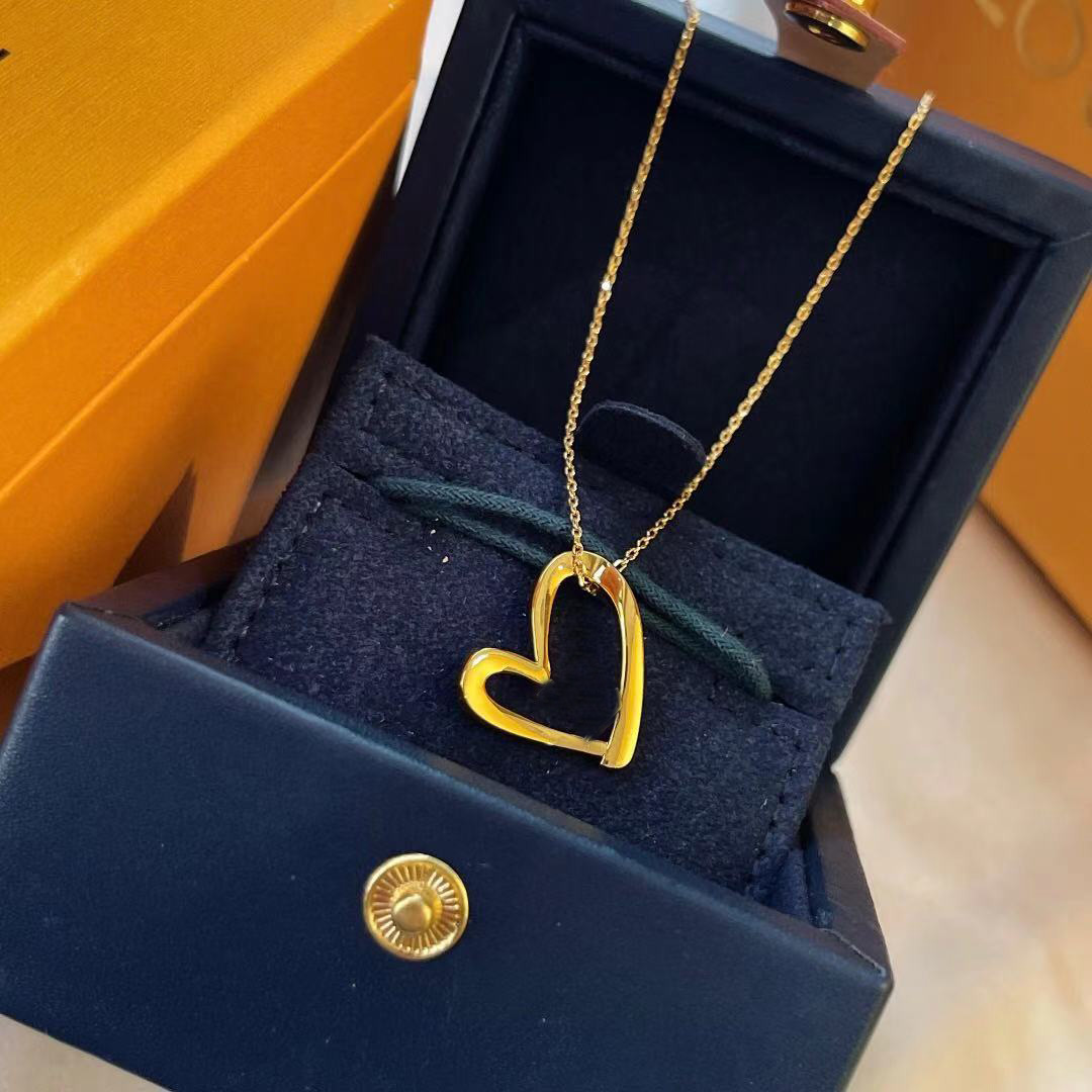 

New Arrive Design Necklace for Women Fashion Pendant Necklaces Heart 18K Gold Jewelry Pendants Good Quality Lovers Gift with Box