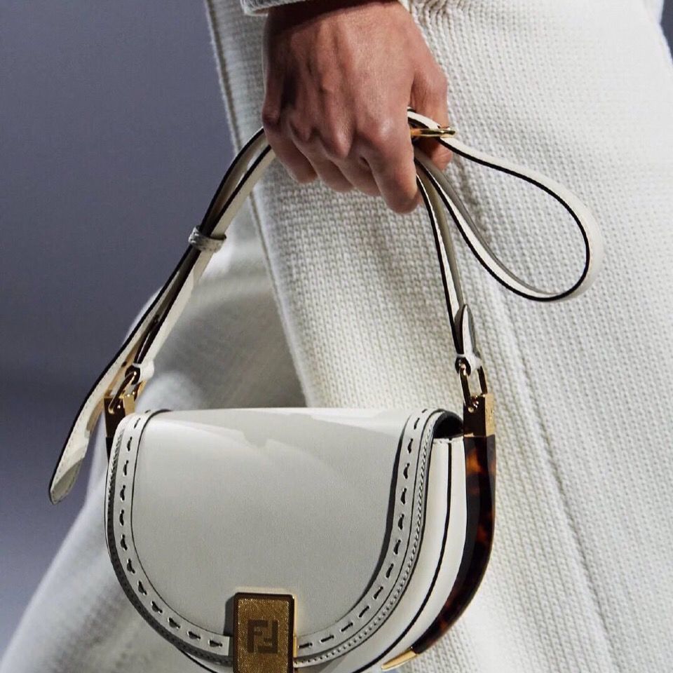 

Bags fend Simone fundi's new moonlight saddle bag spring and summer small half moon fashion leather messenger women's BGH2