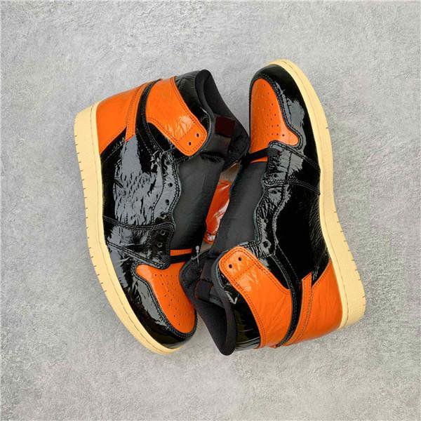 

1 Retro Shattered Backboard Black Metallic Gold Black Patent Leather shoes women men sneakers skateboard shoe men trainers, 01