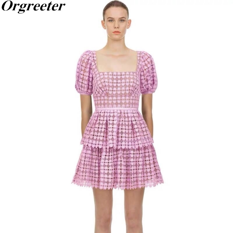 

Summer Elegant Purple Short Lace Dress Women' Square collar Puff sleeve Hollow Hook Flower Layered Cake Dresses 210525, Picture color