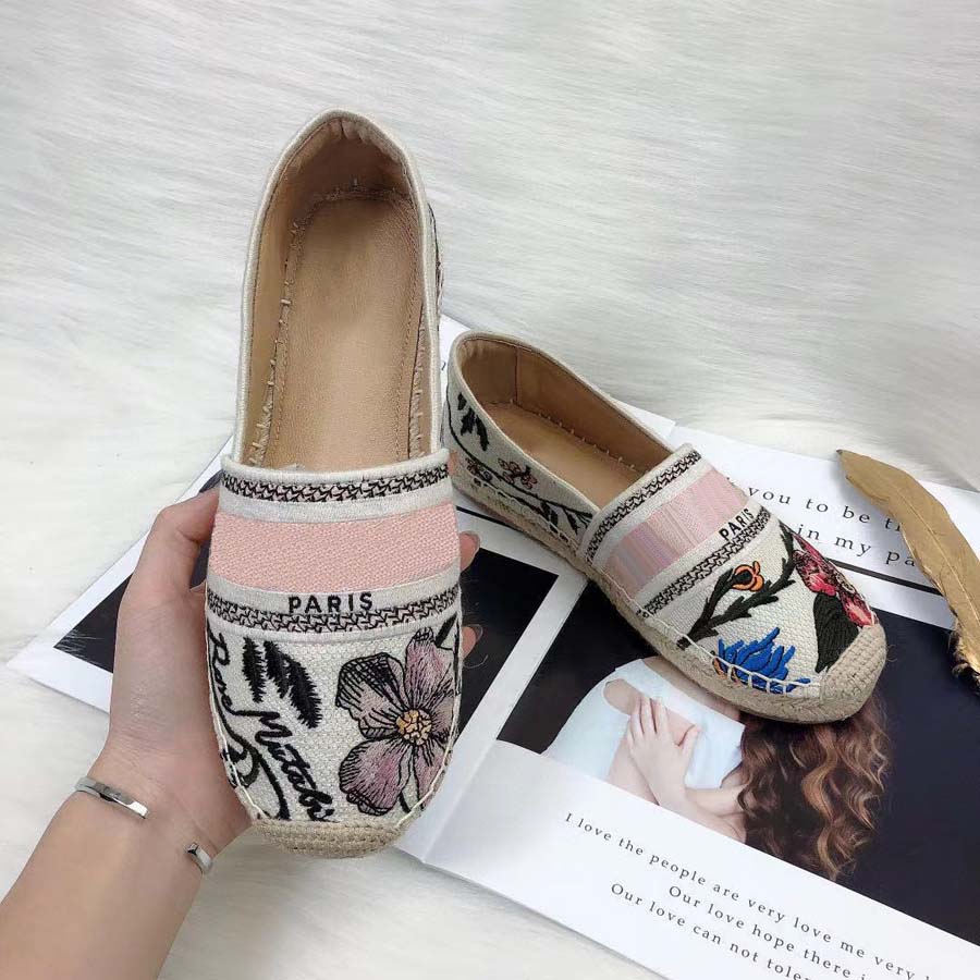 

Classics Women Platform Trainer Comfort Casual Shoe Sneaker Women Leisure platform Shoes Chaussures Trainers by dqshoe01 25, Box