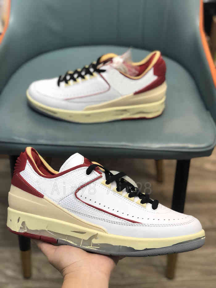 

Jumpman 2s Desingers shoes Low OF 2 Basketball Sports Sneakers White Varsity Red Black Blue Runners Trainers