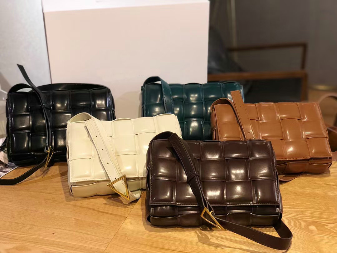 

Cassette Padded intrecciato Soft Leather Mini Shoulder Bags Luxurys Womens Designers CrossBody Knitting Clutch Chocolate Bar Bag