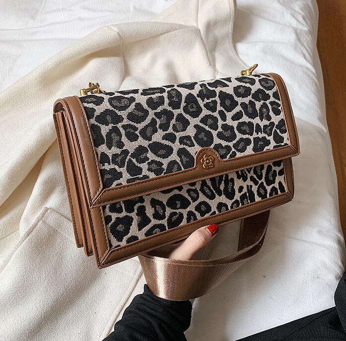 

Factory wholesale women leathers shoulder bags exotic fashion Leopard handbag street trend contrasting color leather handbags clamshell flower buckle clutch bag, Brown(boutique box)