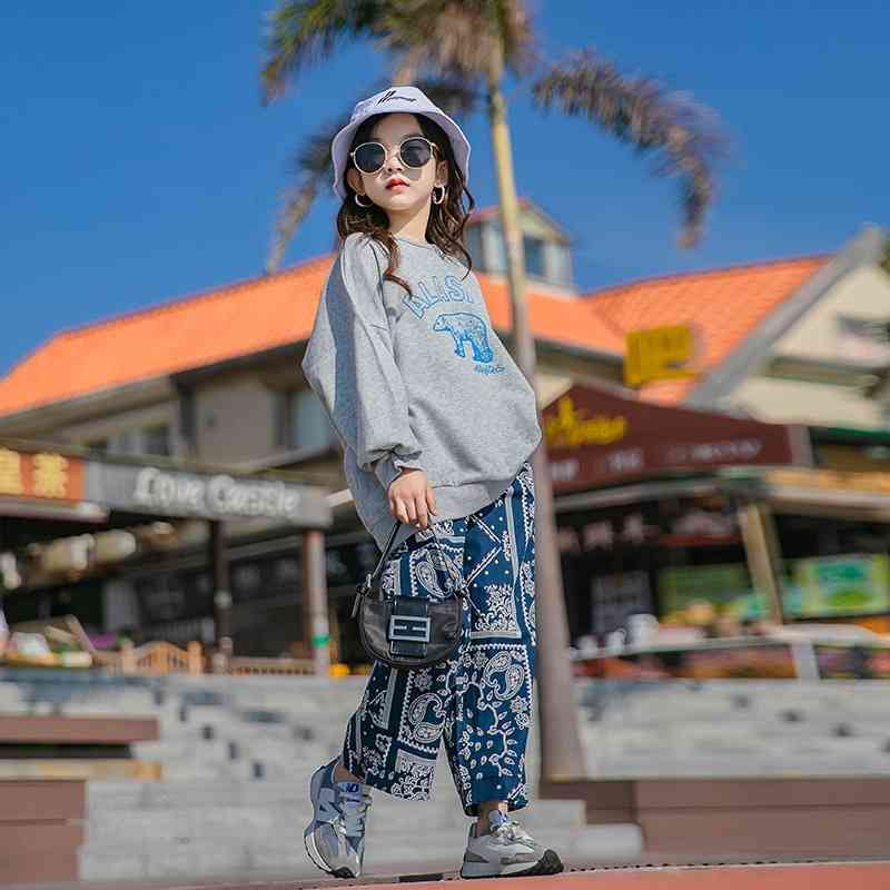 

Girls' spring and autumn parent-child sports suit 2021 new fashion Korean version big children's net red foreign style sweater two-piece set