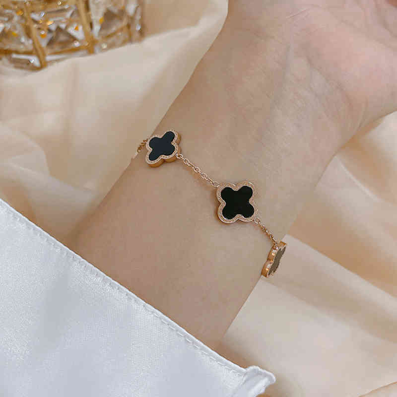 

Double Sided Titanium Steel Floral Charm Bracelet Women Trendy Natural Shell Lucky Four Leaves Clovers Bracelets Luxury Jewelry, Golden;silver