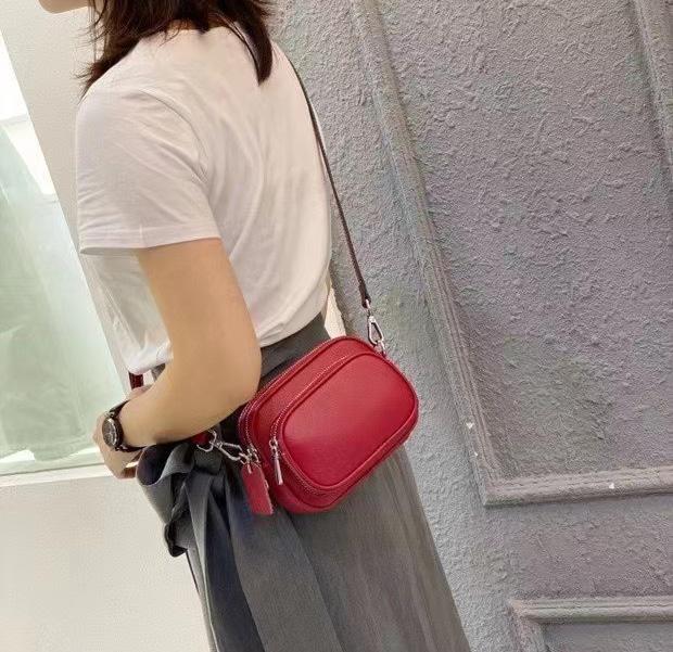 

HBP Handbags SOHO crossbody bags famous brand women lambskin chain holder bag hanger purse classic flip luxury shoulder Holiday leisure package, Red