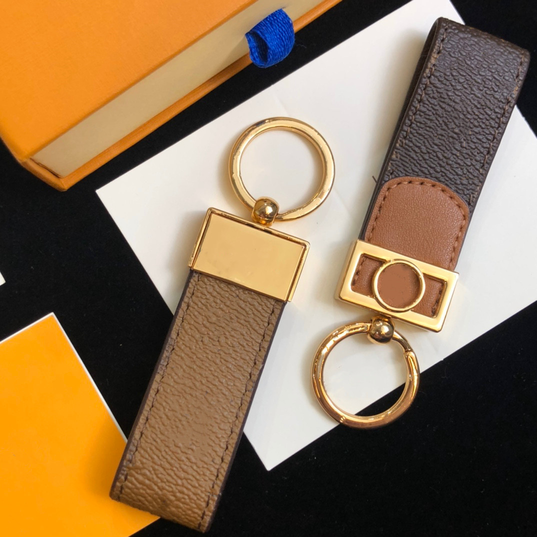 

Keychains Lanyards Brand Designer Luxury Keychain Mens Leather car key ring Keychains Buckle womens fashion bags hanging buckle High Quality