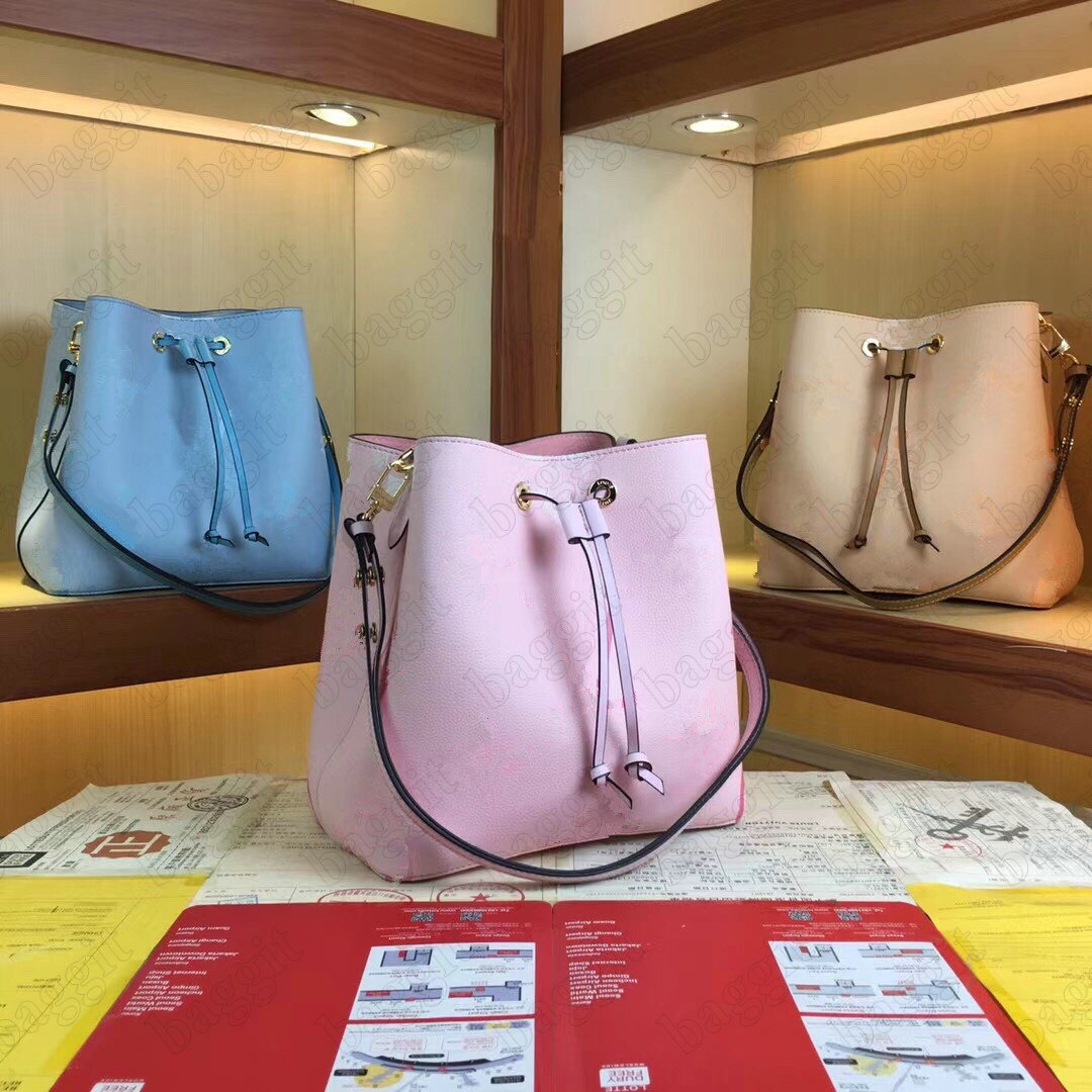 

Women Luxurys Designers Bags Bucket Summer Blue Pink Yellow The Pool Empreinte Giant Monograms Womens Designer Drawstring Han, Bubble wrap packaging