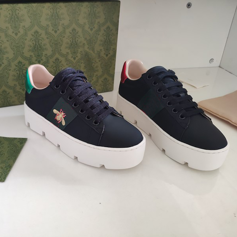 

Designer Womens bee embroidery shoes Genuine leather Sneakers platform Classic Casual High Quality black white thick bottom shoe size 35-41, Color 2