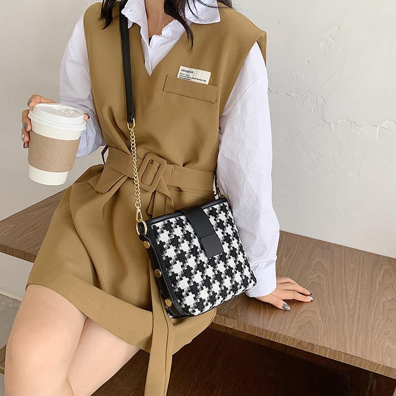 

Fashion trend high-end design handbags lamb hair bags women's shoulder bags compact large-capacity messenger bag handbag, Khaki