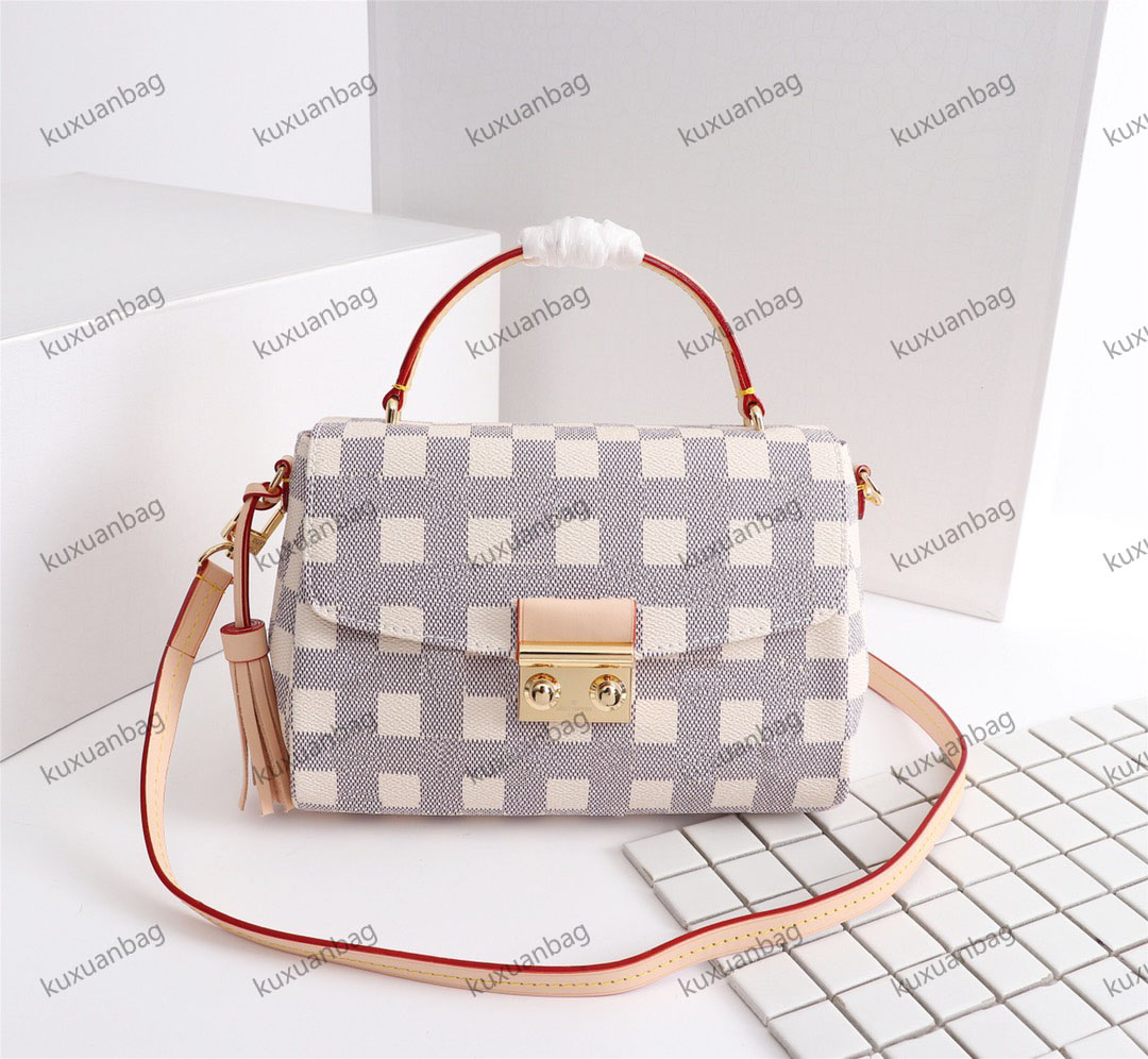 

Women Luxurys Designers Bags 2021 Handbags are compact and comfortable in a stylish leather shoulder bag with a slanted cross bag with clamshell metal buttons, Gift box