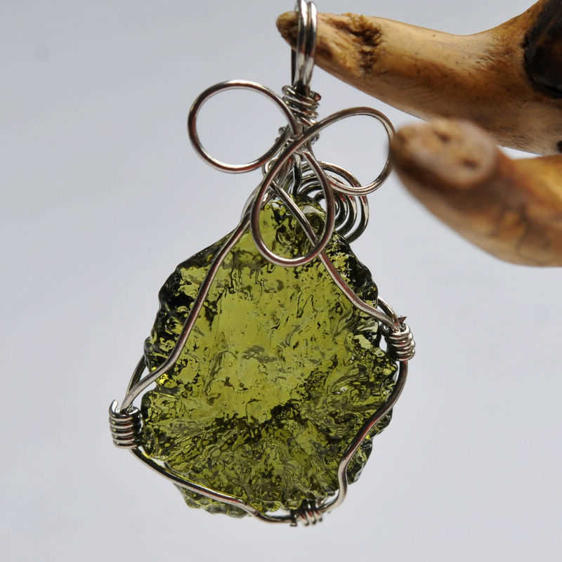 

A++ Natural Moldavite green aerolites crystal Falling stone pendant energy apotropaic 7g-8g/ lot + rope Necklace