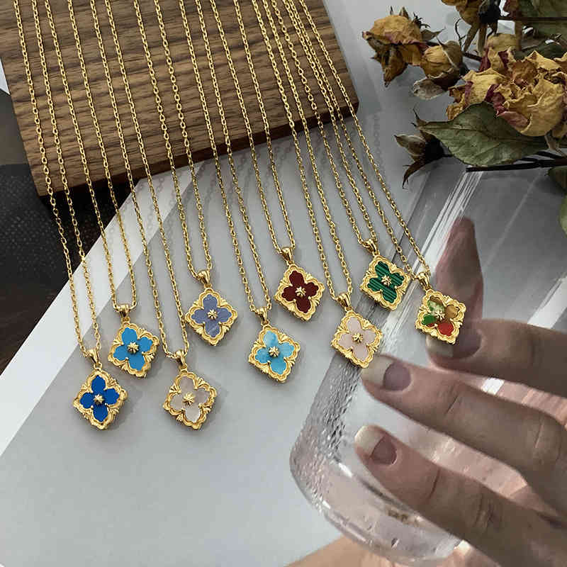

2021 Vintage Solid Color Lucky Four Leaf Clover Pendant Necklaces Mother shell Charm For Women Copper Necklace Jewelry Italian Craft Gift