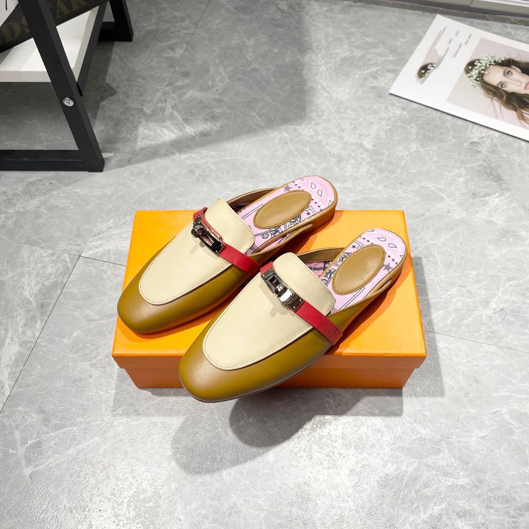 

G shoes Women Summer outdoor Fashion Sandy beach flat heel Sandals Slippers Top Quality Designer Slippers Size EUR 35 - 40 MJK00003