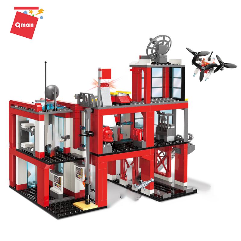 

NEW 693PCS Christmas City Fire Station Model Building Block Compatible Construction Fire Department Enlighten Bricks Toys For Boys