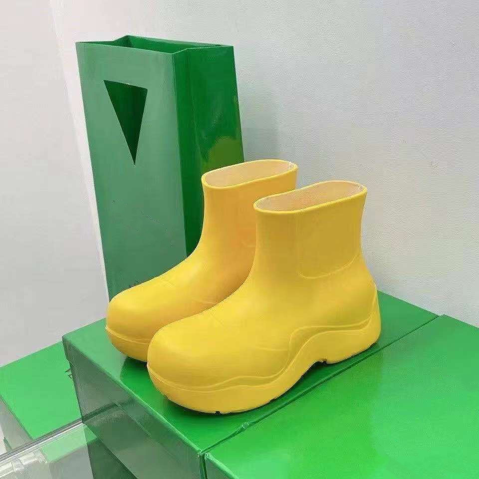 

2021 fashion designer ankle boots women shoes winter rainboots ladies PVC high top women's flat ankl e boot's plus box 35-40, Black