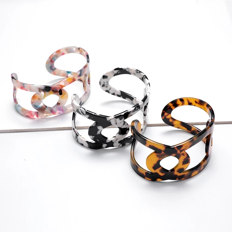 

New Exquisite Tortoiseshell Acrylic Bangle Bracelets Women Leopard Resin Open Cuff Hollow Bangles Bohemia Elegant Jewelry Bijoux