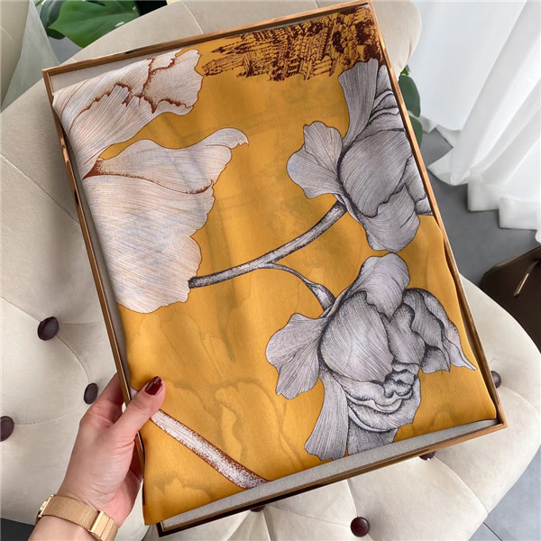 

2021 A variety of fashionable 180*90cm 100% silk spring and summer scarf shawl female summer sexy beach shawl wholesale