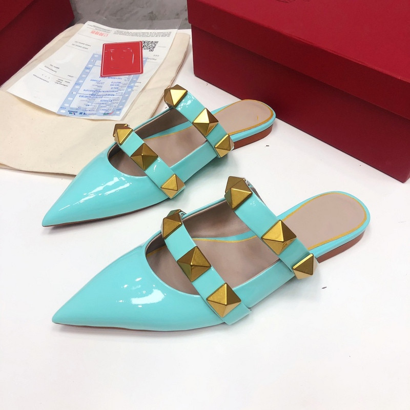 

2021 Luxurys Designers women slippers soft cowhide Lazy women shoes mules Classic lady slippers Metal beach slippers size 35-40, Black