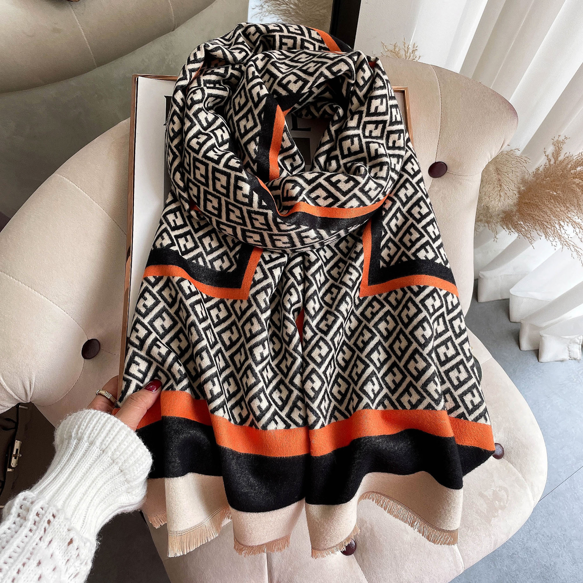 

Shawls Live Broadcast New Autumn and Winter Cashmere-like Thick Scarf Letter Color Matching Tassel Shawl Sun Protection Windproof Neck Warme