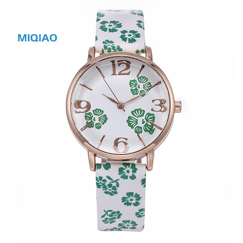 

Wristwatches Girl Luxury Watch Women Fashion Embossed Flowers Small Fresh Printed Belt Dial Female Student Quartz W56, As picture
