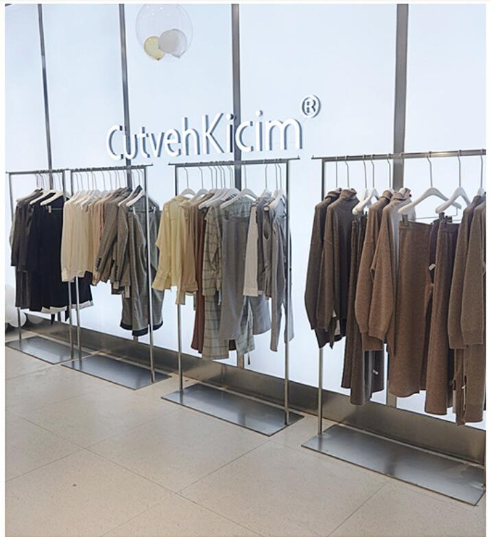 Landing clothing hanger Commercial Furniture clothing store simple display rack cloth racks clothes hat shelf customization-image-741091494