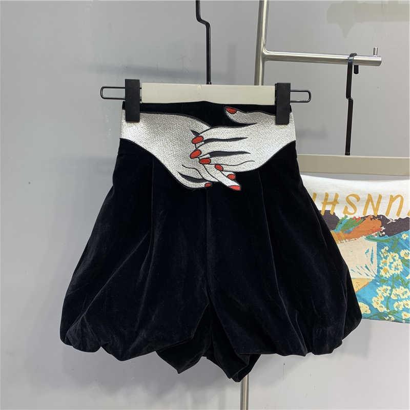

Women' Shorts 2022 Autumn Black Retro Velvet Lantern Women Fashion Hand Embroidery Design High Waist Streetwear GB936