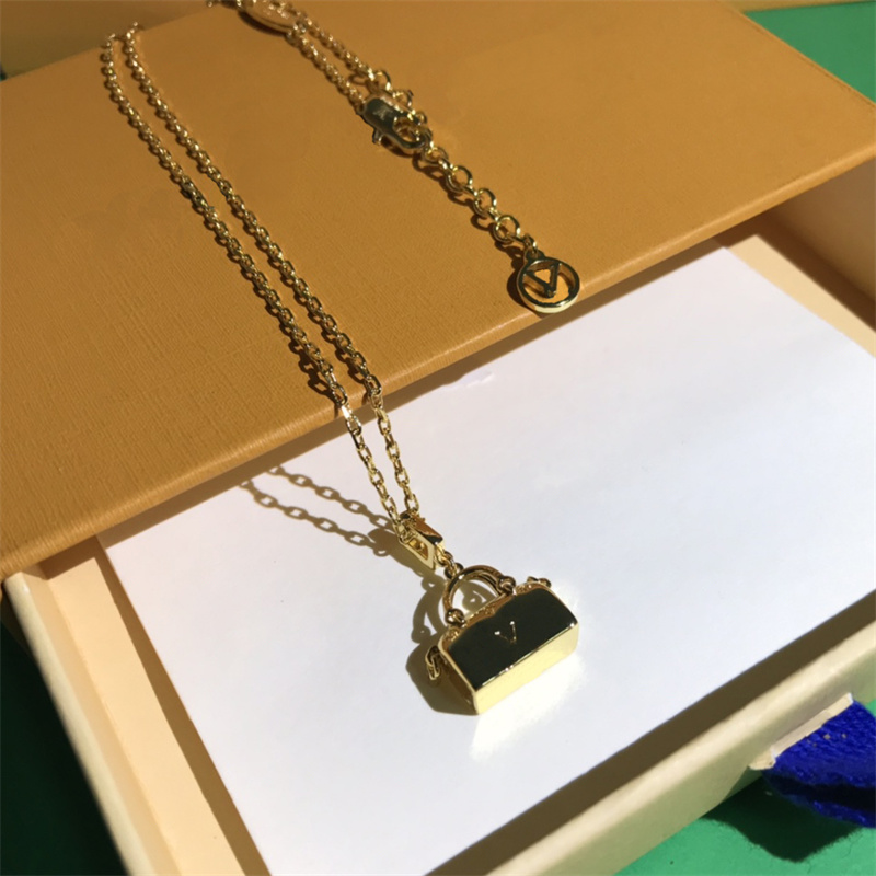 

Personality Letter Floral Pendant Necklaces With Box Fashion Ice Chains Elegant Simple Necklace Festival Gifts For Women Girls