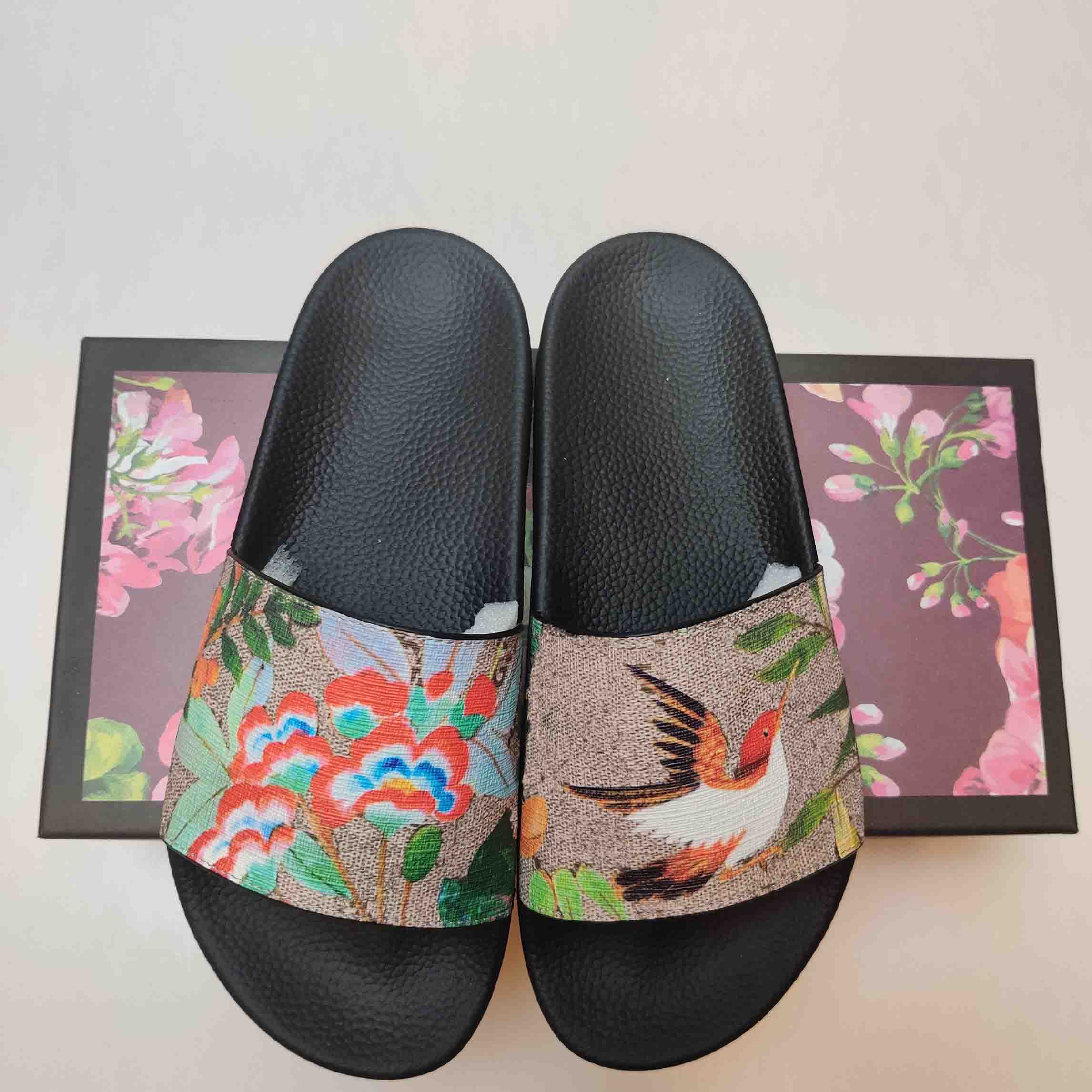 

2021 summer designer slippers mens womens confortable fashion sandals show style beach slipper ladies flip flops loafers slides shoes with b, Black