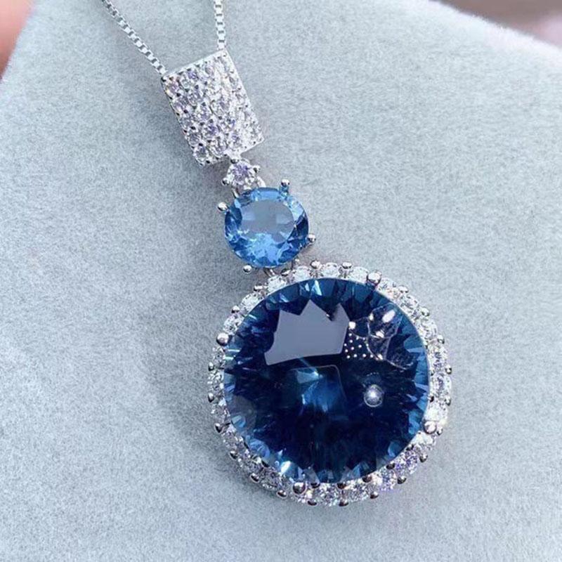 

Pendant Necklaces 11 London Blue Topaz Full Body Strobe Trend Accessories, Silver