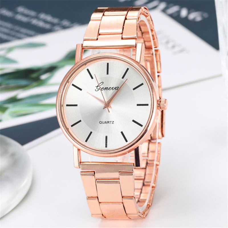 

Wristwatches Luxury Women's Watches Roman Numerals Disc Ladies Quartz Movement Wristwatch Simple Alloy Strap Clock Casual Zegarki Damskie, Gold
