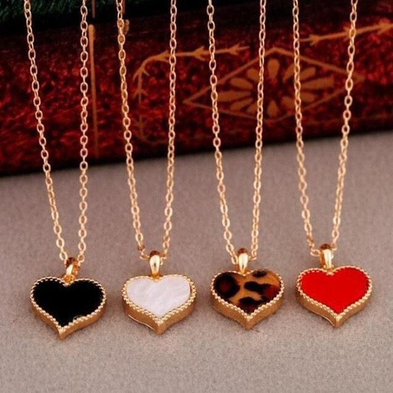 

2021 Latest Design Alloy Clavicle Chain Star With Four-Leaf Clover Love Heart Necklace