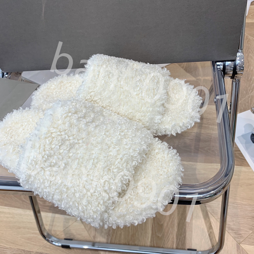 

Designer Woman Cartoon Slides Classic Sandals Genuine leather Top Luxury fashion shoes Gold-toned Outdoor Lady Beach Casual Slippers Ladies Comfort Walking Shoes, Dustbag